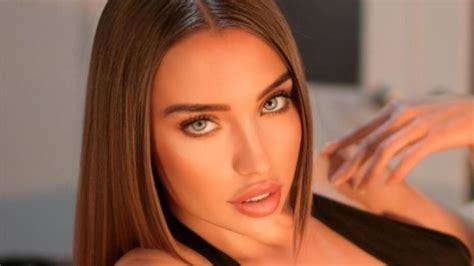 An OnlyFans model claims she was offered around CA$1million ( £614,000) from a famous billionaire to have sex on camera - and she said no. The woman (who wants to remain anonymous) was forced to sign a non-disclosure agreement and can't legally reveal the billionaire's identity. However, she could exclusively tell the Daily Star: "It's a ...